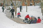 Катание с ледяной горки