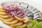 Картофель с селедкой