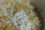 Легкий салат с крабовыми палочками (мясом)